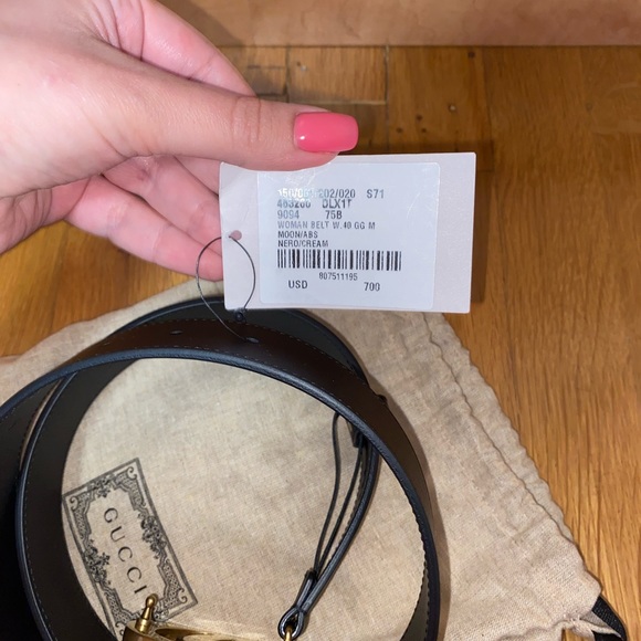 Gucci leather belt with pearls